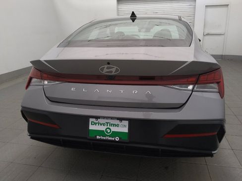 Used 2025 Hyundai Elantra SEL FWD image 7