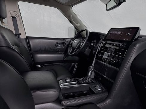 Used 2024 Nissan Armada SV image 34