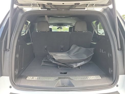 Used 2023 Chevrolet Suburban Premier AWD/4WD image 29