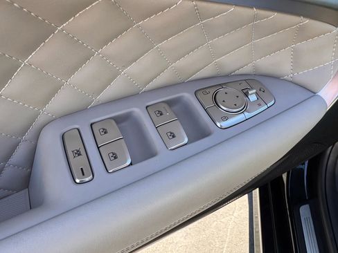 Used 2022 Genesis G70 3.3T image 24