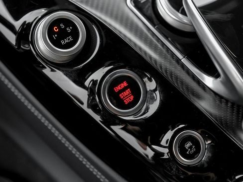 Used 2018 Mercedes-Benz AMG GT R image 16