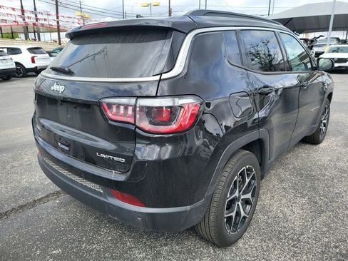 Used 2025 Jeep Compass Limited image 12