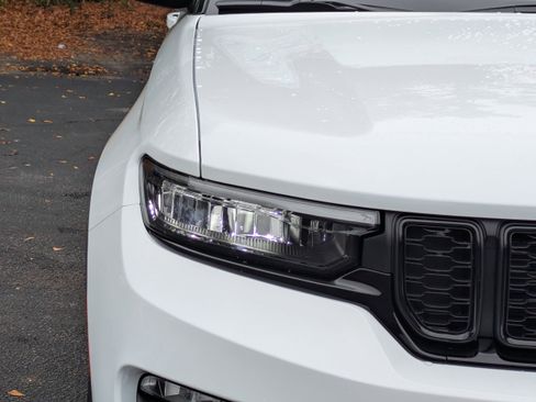 New 2025 Jeep Grand Cherokee Limited image 10