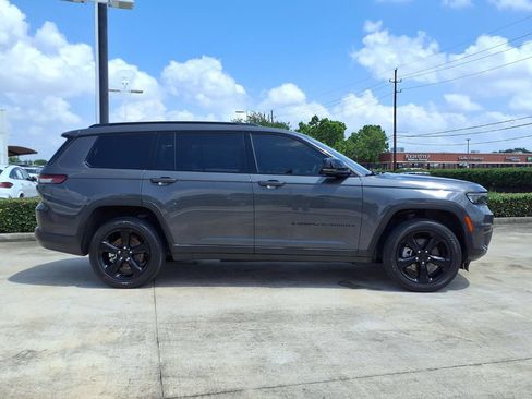 Used 2024 Jeep Grand Cherokee L Laredo RWD image 8
