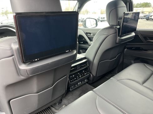 Used 2024 Lexus LX 600 4WD w/ Appearance Package image 23