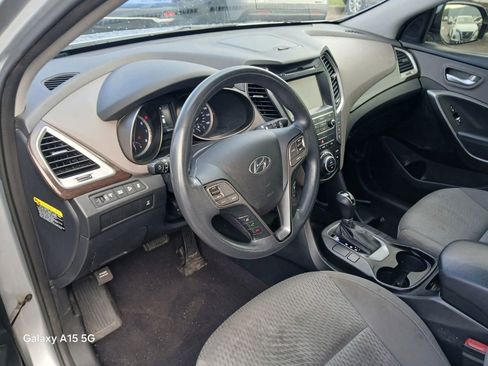 Used 2017 Hyundai Santa Fe SE AWD/4WD image 7