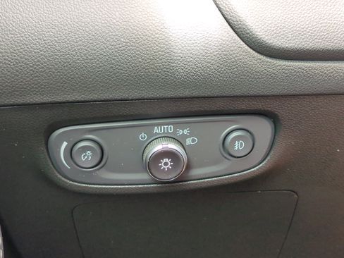 Used 2023 Buick Encore GX Essence w/ Experience Buick Package FWD image 29