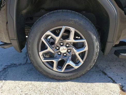 New 2026 GMC Sierra 1500 SLT image 6