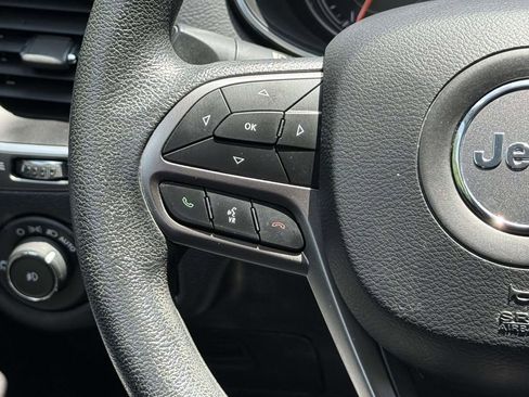 Used 2019 Jeep Cherokee Latitude w/ Popular Appearance Group AWD/4WD image 21