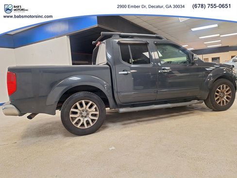 Used 2012 Nissan Frontier SL w/ Moonroof Pkg image 15