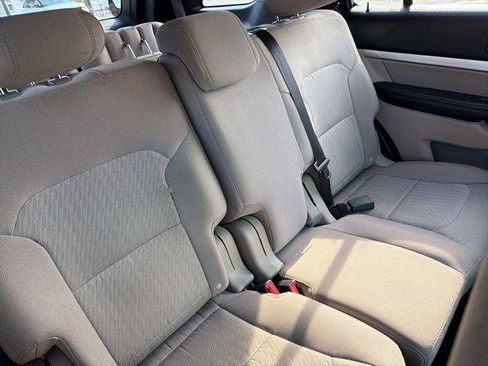Used 2018 Ford Explorer FWD image 32