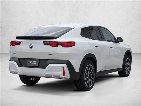 New 2026 BMW X2 xDrive28i image 2