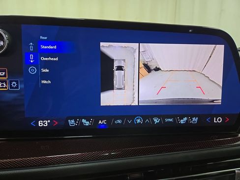 Used 2024 Chevrolet Traverse RS AWD/4WD image 19