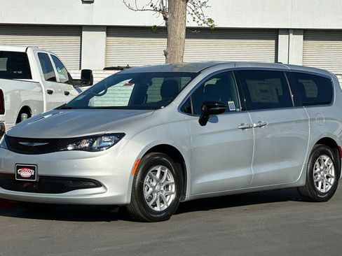New 2026 Chrysler Voyager LX image 8