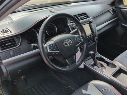 Used 2015 Toyota Camry SE w/ Moonroof Package