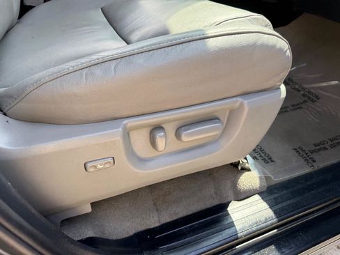 Used 2010 Toyota Tundra Limited AWD/4WD image 25