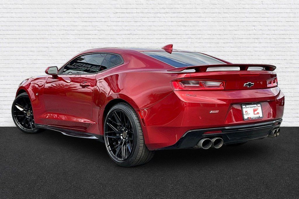 Used 2016 Chevrolet Camaro SS RWD image 4