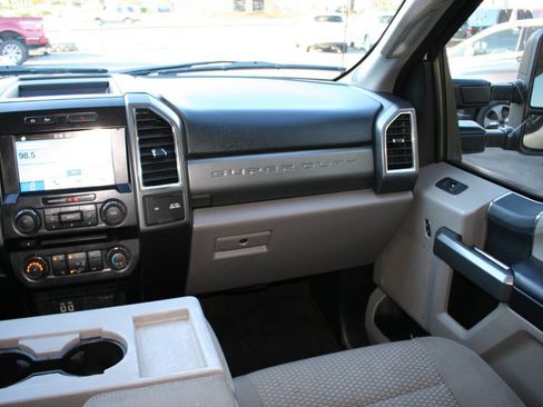 Used 2017 Ford F250 XLT w/ XLT Value Package image 15