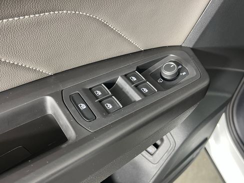 Used 2023 Volkswagen Atlas Cross Sport SEL Premium R-Line image 19