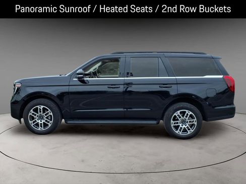 Used 2025 Ford Expedition Active AWD/4WD image 2