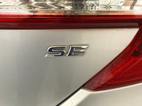 Used 2014 Toyota Camry SE FWD image 15