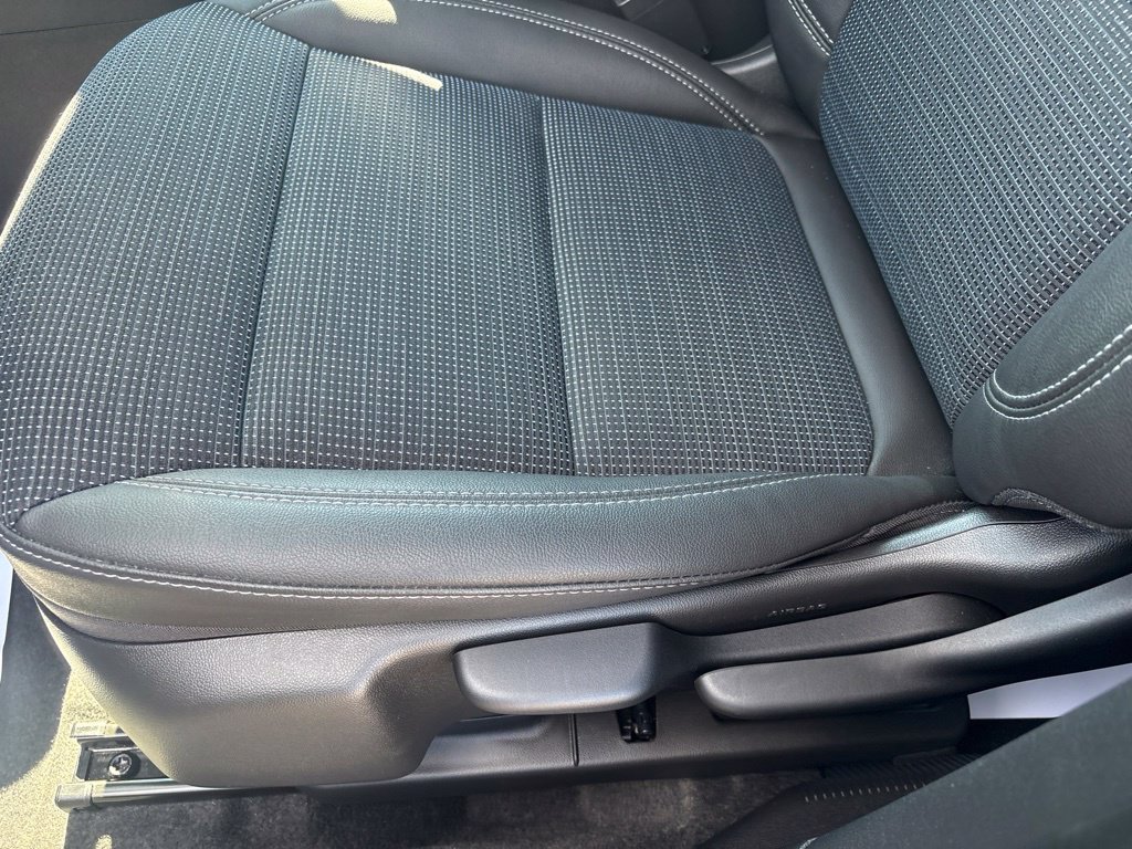 Used 2025 Buick Envista Preferred FWD image 18