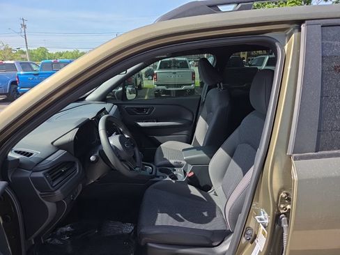 Used 2025 Subaru Forester Premium AWD/4WD image 8