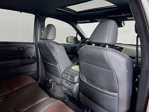 Used 2024 Honda Passport Black Edition image 9