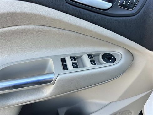 Used 2017 Ford Escape Titanium image 28