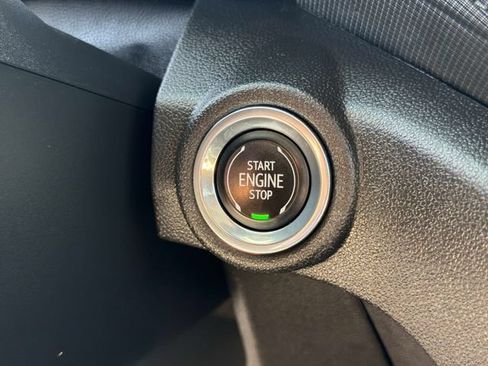 Used 2023 Chevrolet TrailBlazer LT FWD image 31