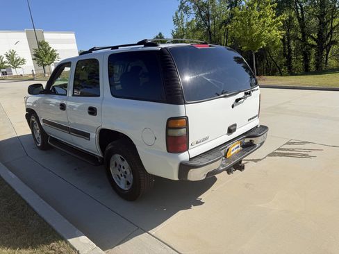 Used 2004 Chevrolet Tahoe LS w/ Cargo Package RWD image 5