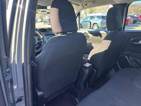 Used 2021 Jeep Renegade Sport w/ Sport Appearance Group image 22