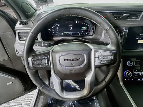 Used 2023 GMC Yukon XL Denali AWD/4WD image 10