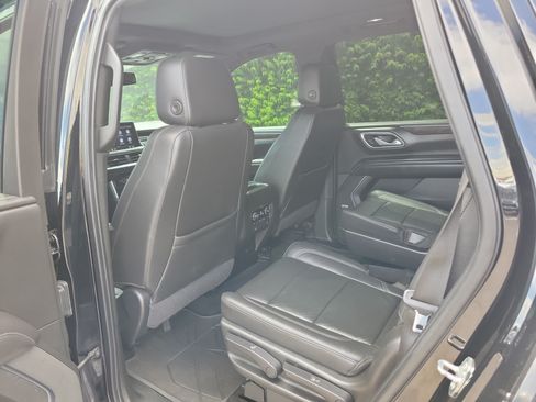 Used 2021 Chevrolet Tahoe LT w/ LT Signature Package AWD/4WD image 16