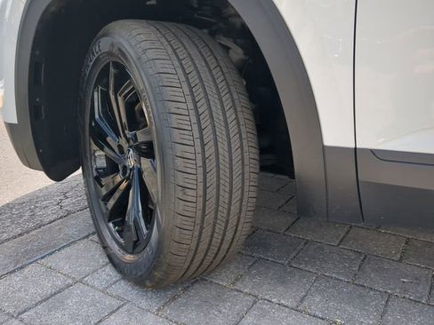 Certified 2023 Volkswagen Atlas SE w/ Black Wheel Package image 36