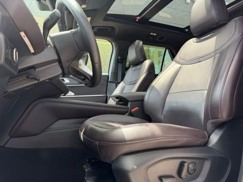 Used 2025 Ford Explorer Platinum RWD image 7