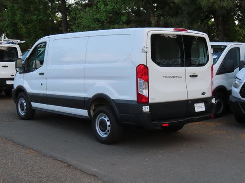 Used 2018 Ford Transit 250 130 Low Roof RWD image 8