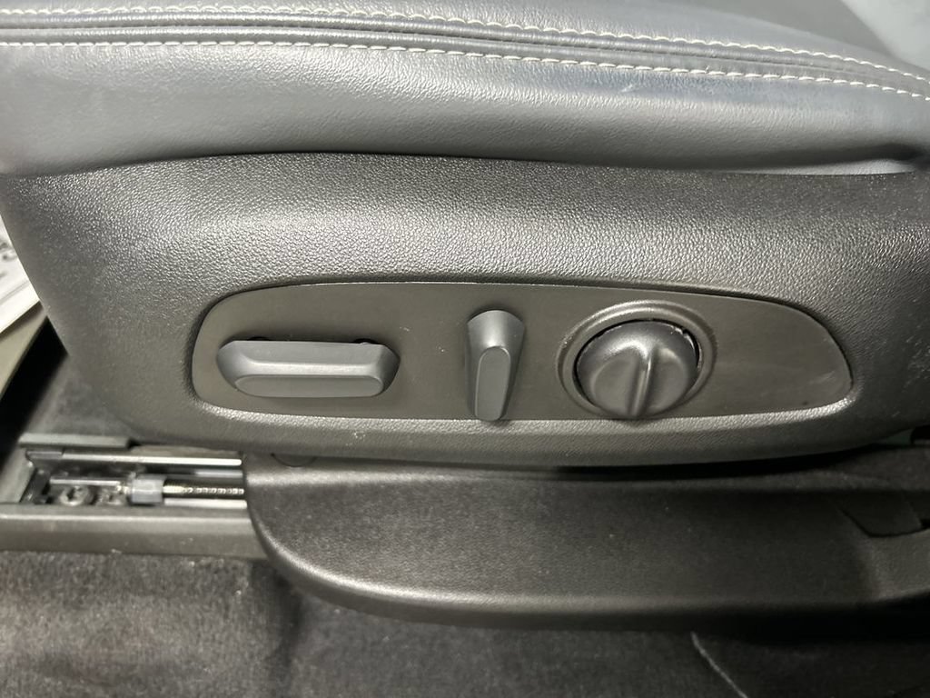 Certified 2023 Buick Enclave Essence w/ Experience Buick Package AWD/4WD image 10