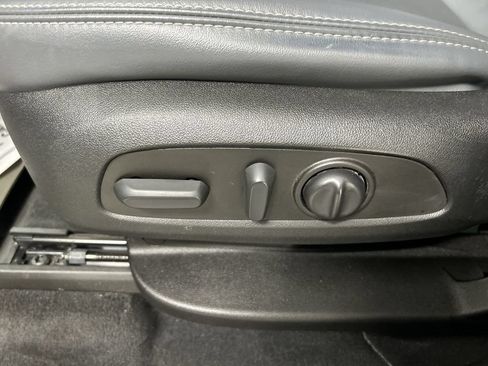 Certified 2023 Buick Enclave Essence w/ Experience Buick Package AWD/4WD image 10