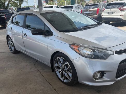 Used 2016 Kia Forte SX FWD image 3