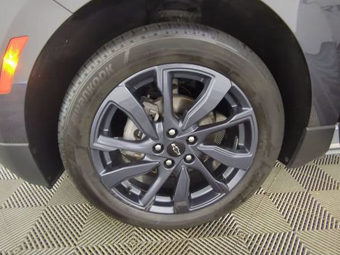 Used 2023 Chevrolet Equinox RS w/ RS Leather Package FWD image 18
