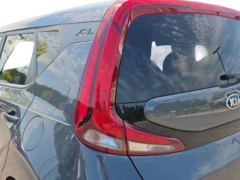 Used 2021 Kia Soul LX FWD image 29