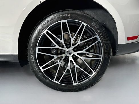 Certified 2026 Porsche Macan AWD/4WD image 33