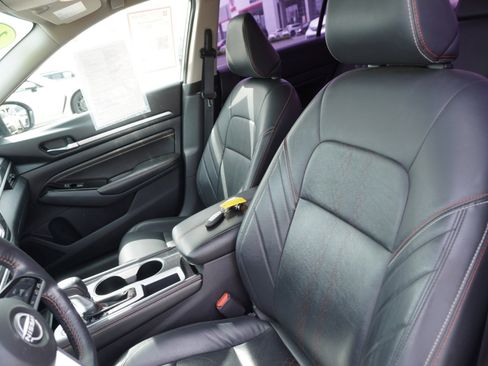 Used 2023 Nissan Altima 2.5 SR w/ SR Premium Package FWD image 21