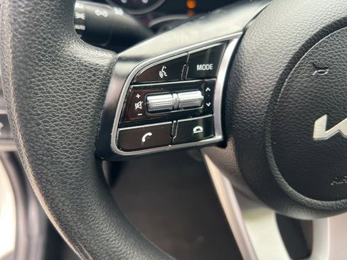 Used 2023 Kia Seltos LX image 13