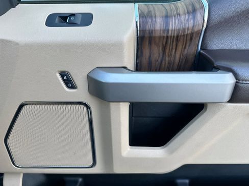 Used 2019 Ford F150 Lariat image 18