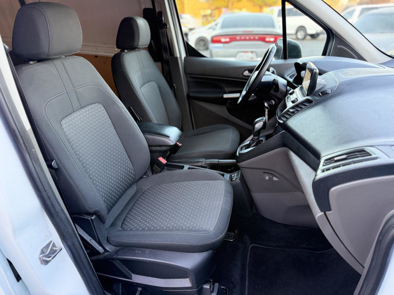 Used 2020 Ford Transit Connect XLT FWD image 15