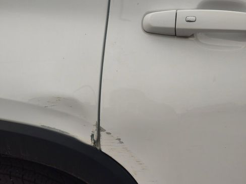 Used 2023 Chevrolet Traverse LT image 9