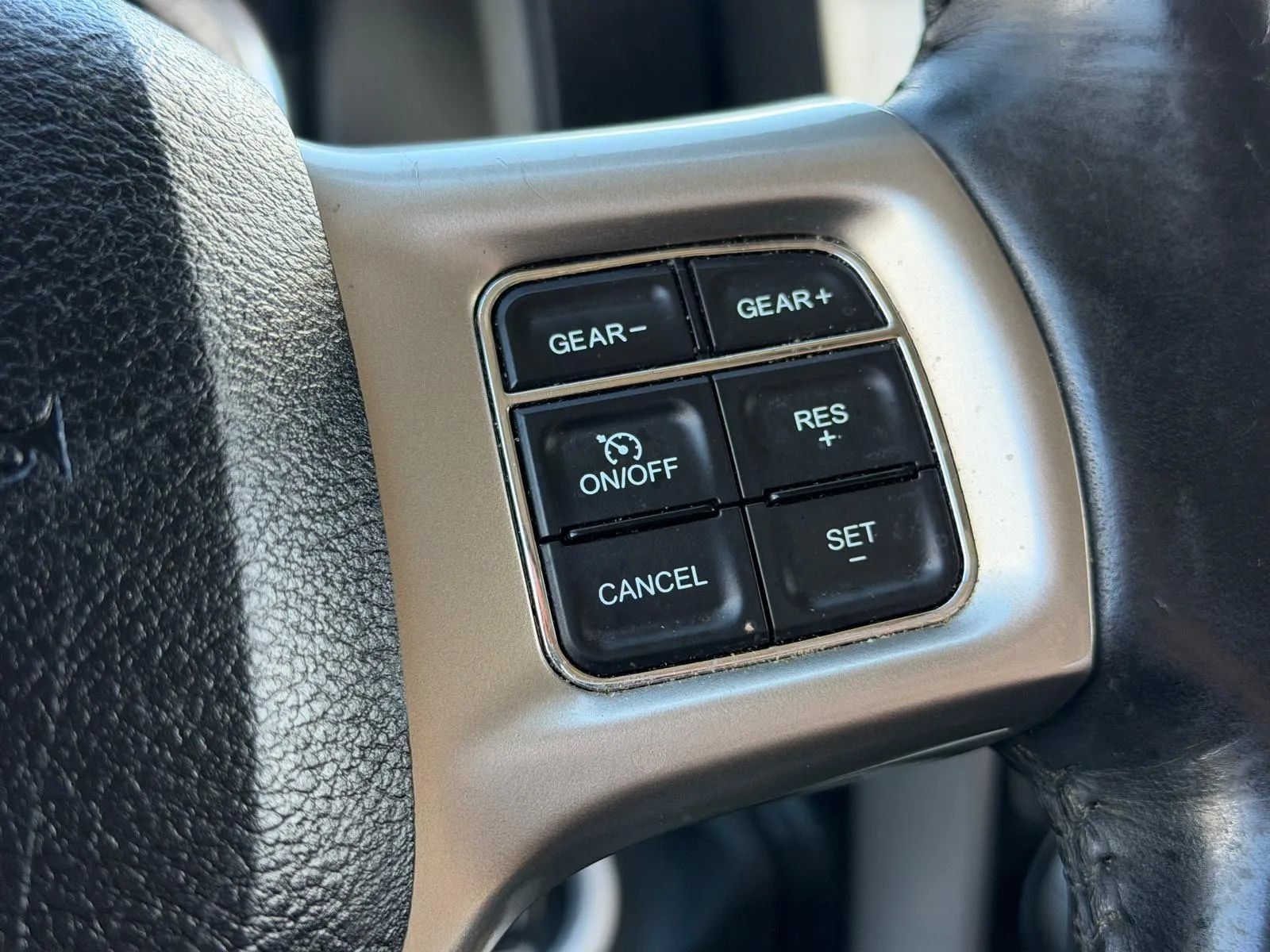Used 2016 RAM 1500 Laramie w/ Convenience Group AWD/4WD image 23