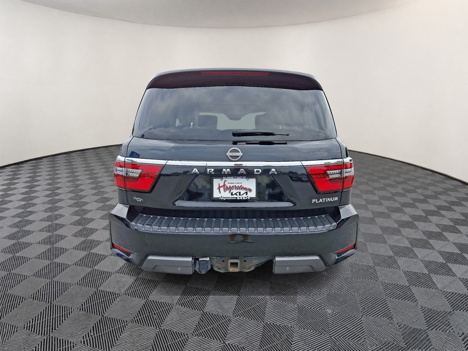 Used 2021 Nissan Armada Platinum w/ Captain's Chairs Package AWD/4WD image 5